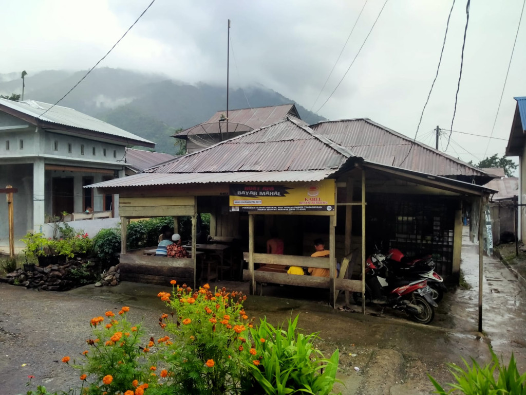 WARUNG KOPI DESA KAMPUNG BARU